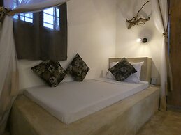 Bahari Pizza Restaurant and Bungalows
