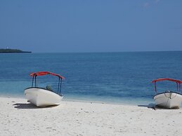 Bahari Pizza Restaurant and Bungalows