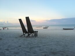 Bahari Pizza Restaurant and Bungalows