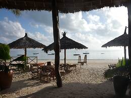 Bahari Pizza Restaurant and Bungalows