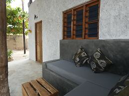 Bahari Pizza Restaurant and Bungalows
