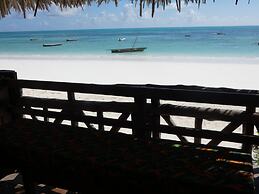 Bahari Pizza Restaurant and Bungalows