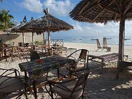 Bahari Pizza Restaurant and Bungalows