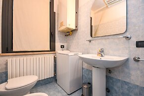 Desenzanoloft: Yellow Apartment