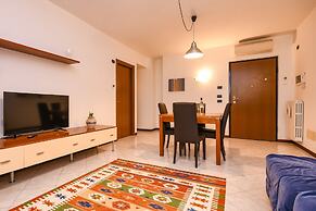 Desenzanoloft: Yellow Apartment