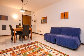 Desenzanoloft: Yellow Apartment