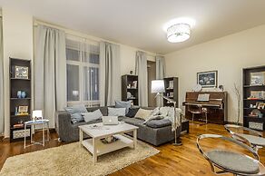 GM Apartment Serafimovicha 2