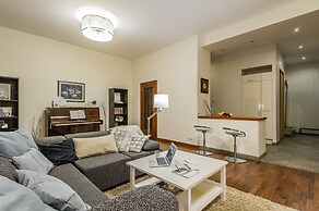 GM Apartment Serafimovicha 2
