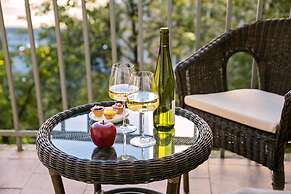 GM Apartment Serafimovicha 2-415