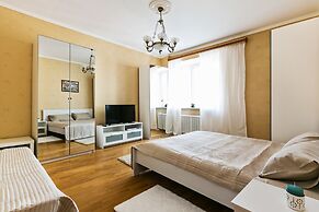 GM Apartment Bolshaya Tatarskaya 30