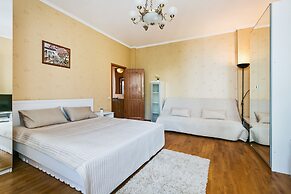 GM Apartment Bolshaya Tatarskaya 30