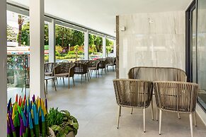 Rhodos Horizon City- Adults only