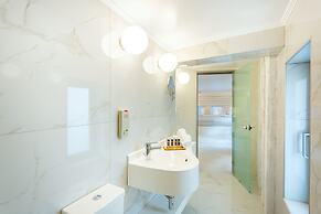 Rhodos Horizon City- Adults only