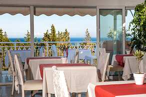 Gerakas Belvedere Hotel & Luxury Suites