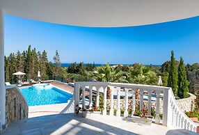 Gerakas Belvedere Hotel & Luxury Suites