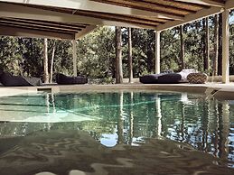 Gerakas Belvedere Hotel & Luxury Suites