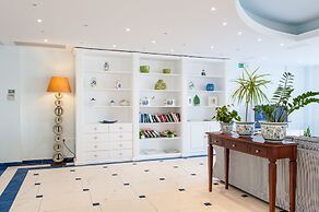 Gerakas Belvedere Hotel & Luxury Suites