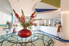 Gerakas Belvedere Hotel & Luxury Suites