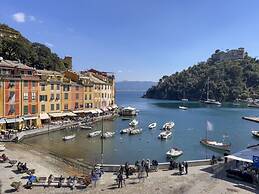 JOIVY La Finestra Sulla Piazzetta a Portofino