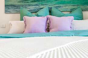 JOIVY Lake Como Waterfall House