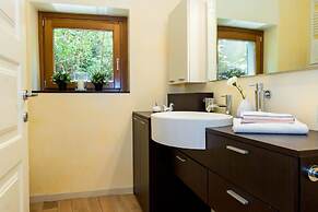 JOIVY Lake Como Waterfall House