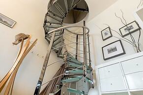 JOIVY Lake Como Waterfall House