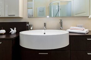 JOIVY Lake Como Waterfall House