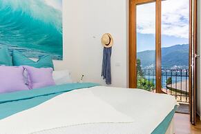 JOIVY Lake Como Waterfall House