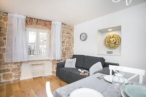 Residence Teatro - Near Cathedral of St James