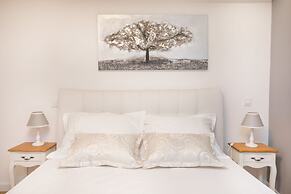 Residence Teatro - Near Cathedral of St James