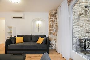 Residence Teatro - Near Cathedral of St James