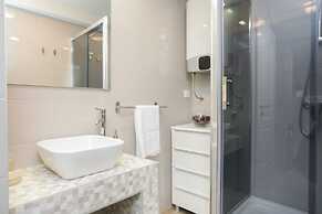 Residence Teatro - Near Cathedral of St James