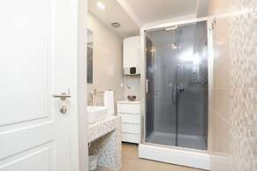 Residence Teatro - Near Cathedral of St James