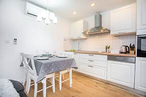 Residence Teatro - Near Cathedral of St James