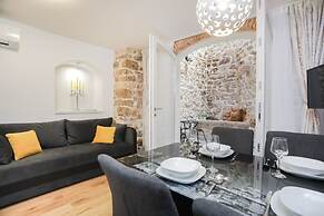 Residence Teatro - Near Cathedral of St James