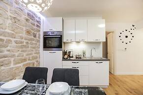 Residence Teatro - Near Cathedral of St James