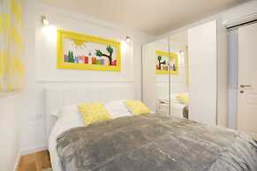 Residence Teatro - Near Cathedral of St James