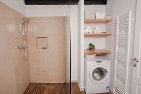 A&E Apartment - Near Cathedral of St James