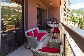 Luxury Harmonia Apartments