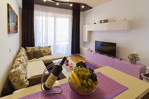 Luxury Harmonia Apartments