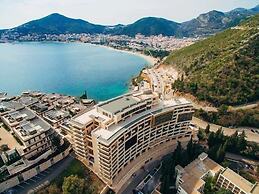 Luxury Harmonia Apartments