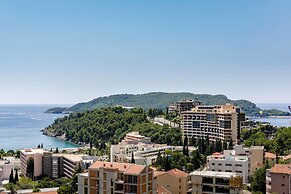 Luxury Harmonia Apartments