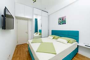Luxury Harmonia Apartments