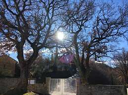 Amico Country House