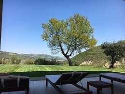 Amico Country House