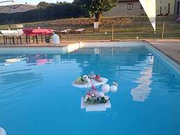 Amico Country House