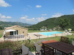 Amico Country House