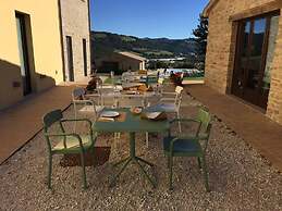 Amico Country House