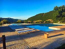 Amico Country House