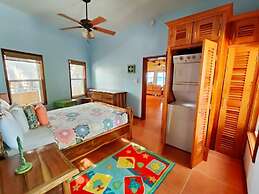 Casa De Bonita 4 Bedroom Home by RedAwning